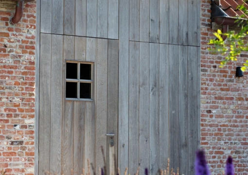 afrormosia houten ramen en deuren
